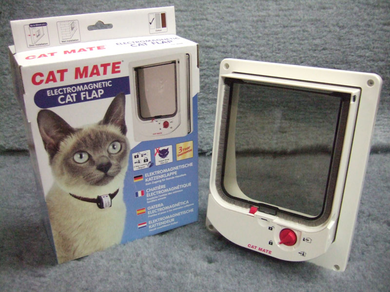 Cat-mate-Electromagnetic-cat-flap